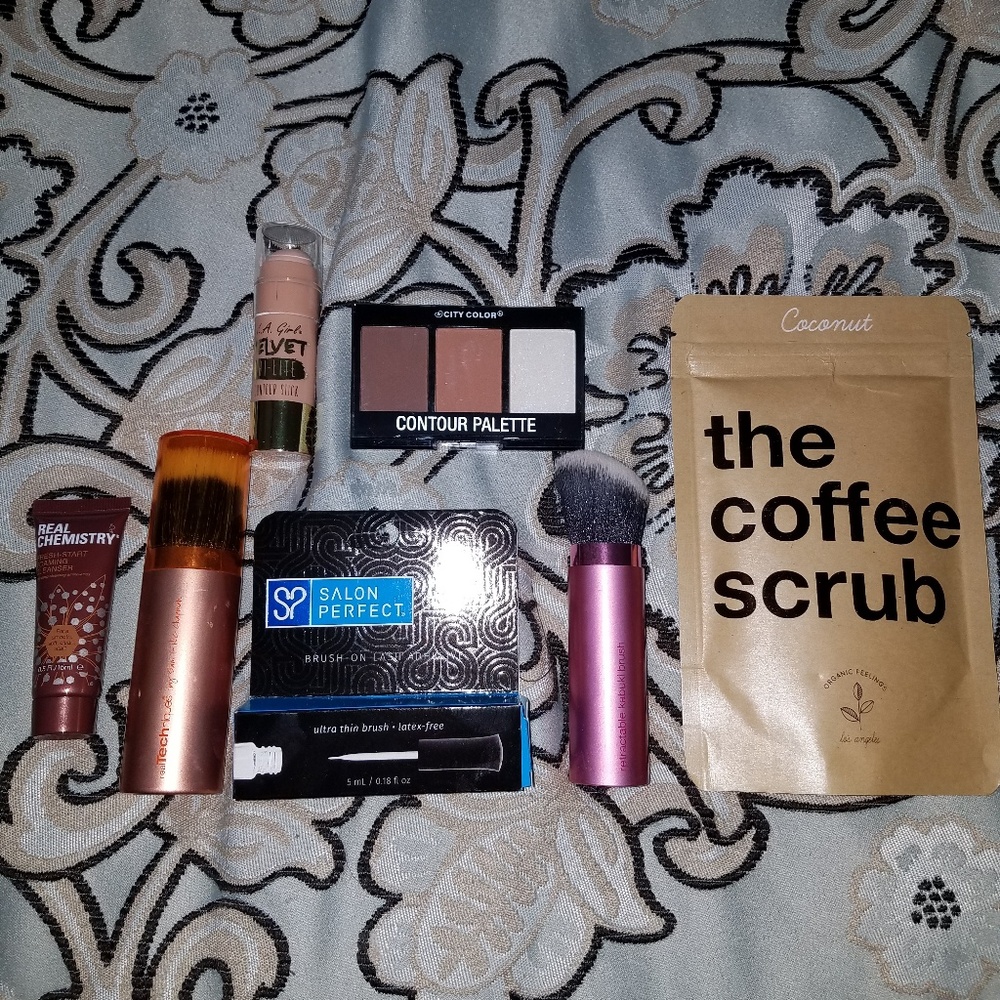 MAKEUP BUNDLE